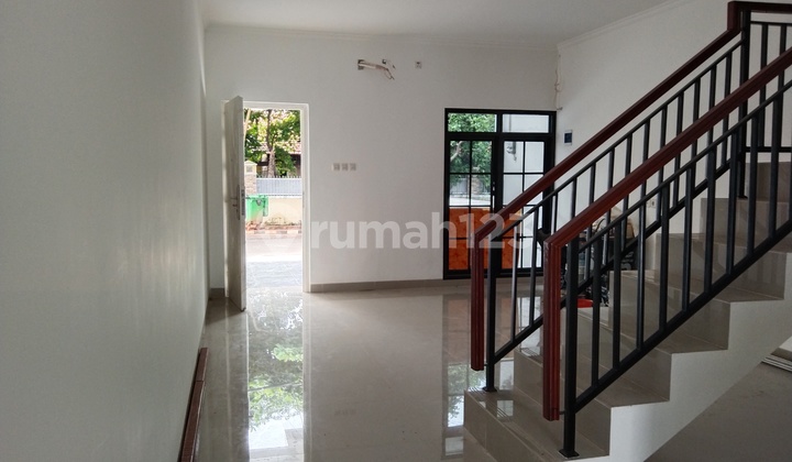 Nice House Shm In Complex 500m Yarsi University Cempaka Putih