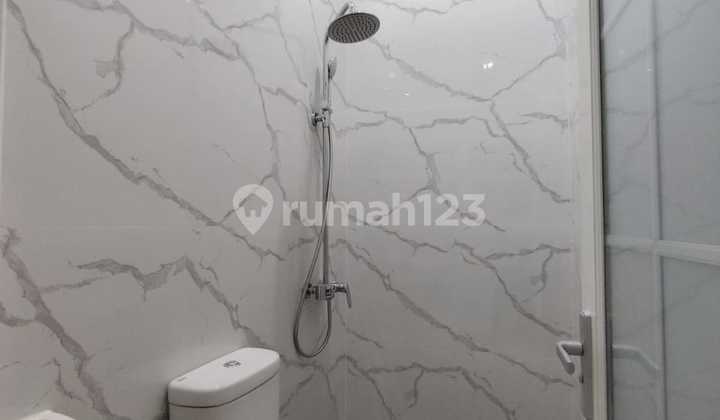 kamar mandi rumah bagus shm dalam komplek