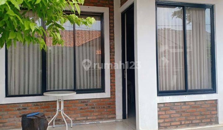 Rumah 2 Lantai Semi Furnished di Jl Raya Gandul Cinere, Depok 2