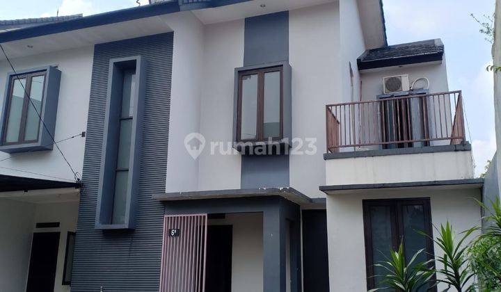 Disewakan Rumah 2 Lantai Semi Furnished Dekat Kampus U P N 1