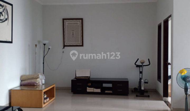 Disewakan Rumah 2 Lantai Semi Furnished Dekat Kampus U P N 3