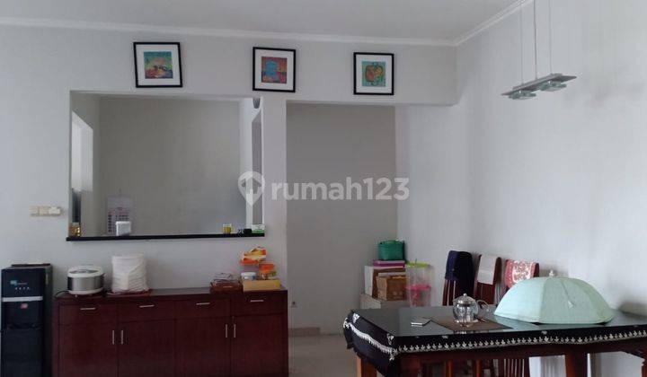 Disewakan Rumah 2 Lantai Semi Furnished Dekat Kampus U P N 4