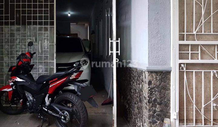 Rumah 2 Lantai Bagus SHM di Komplek Manado Hein Siwu, Depok 2