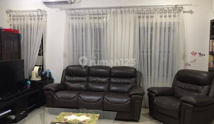 Rumah 2 Lantai Bagus SHM di Komplek Manado Hein Siwu, Depok 1