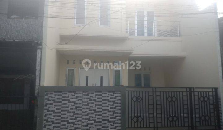 Rumah 2 Lantai Bagus SHM di Jl. Pisangan Raya, Tangerang 1