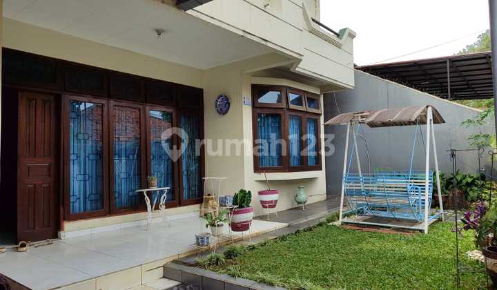 Rumah 2 Lantai Hoek  280m di Pangkalanjati Cinere, Depok
