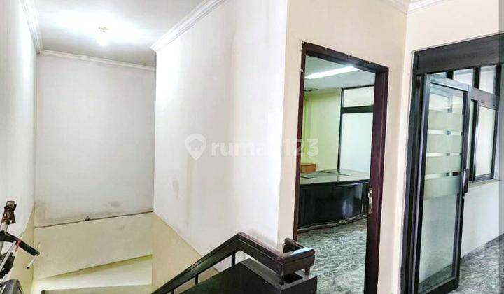 Ruko 2 Lantai Furnished di Plaza Pondok Indah I , Jakarta Selatan 2