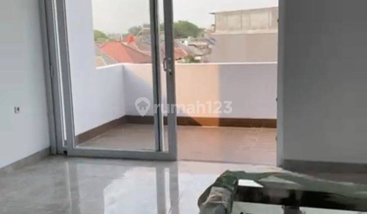 Rumah Brand New Taman Palem Lestari Cengkareng Jakarta Barat 6