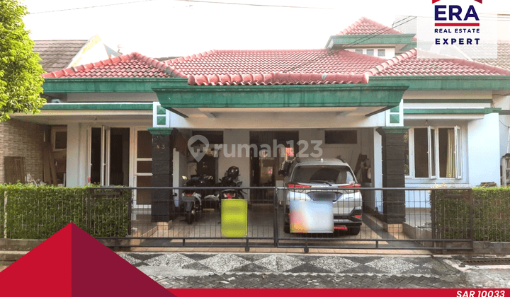 Dijual Rumah Cantik Luas Dengan Taman di Bekasi  1