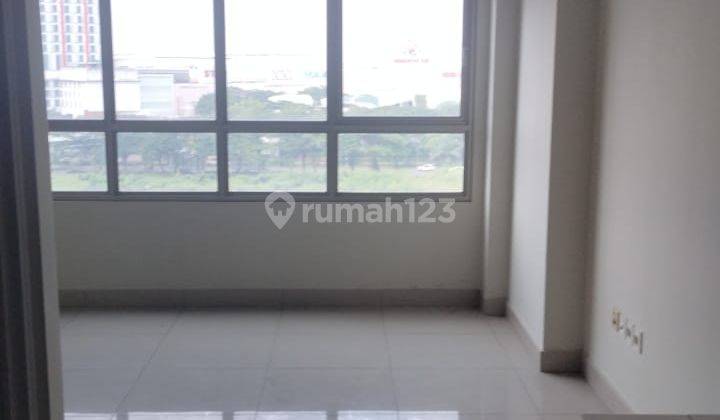 Apartemen Springlake Studio Kosongan View Pool Tower Baru 1