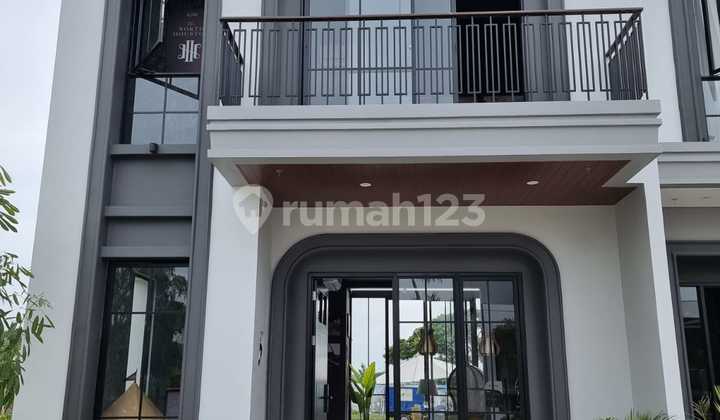 Rumah Baru Mansion Nine Barat Surabaya Mewah Siap Huni, Minimalis