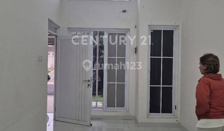  Rumah Di Taman Lembah Hijau Lippo Cikarang , Lokasi Strategis  2