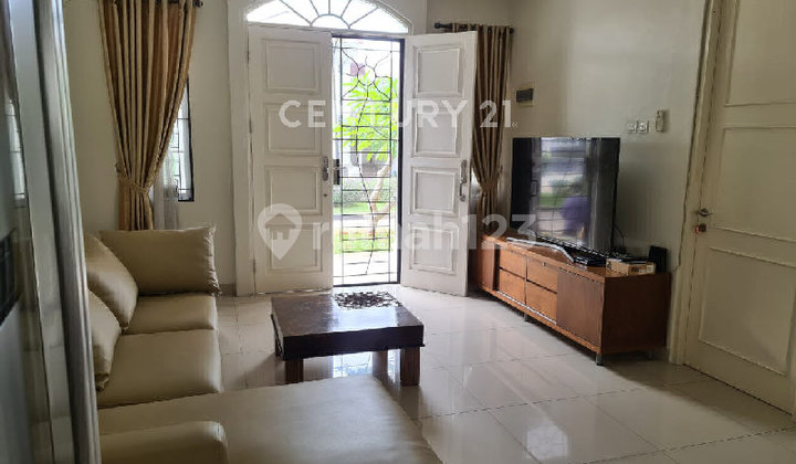 Rumah 2 Lantai , Siap Huni, Lokasi Strategis