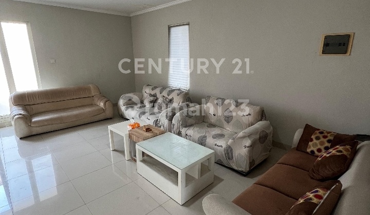 2-Story House for Rent on Main Street, Florencia Cluster, Lippo Cikarang