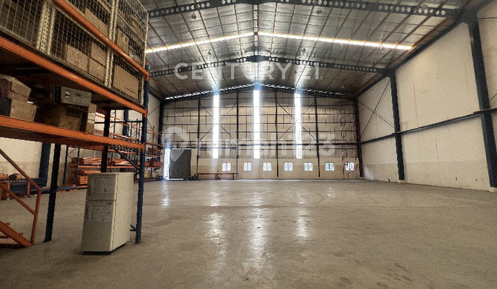 Warehouse 1000m2 & Well-maintained Office Negotiable Price in Ds2 Cikarang Area