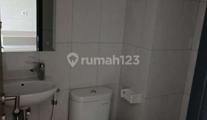 Rumah Kos Siap Huni. Di Beverly Hils Jababeka  2