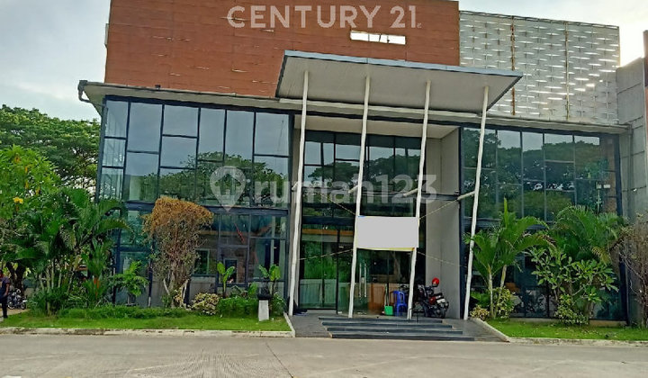 Building for Rent for Restaurant on the Side of Lippo Cikarang Road
