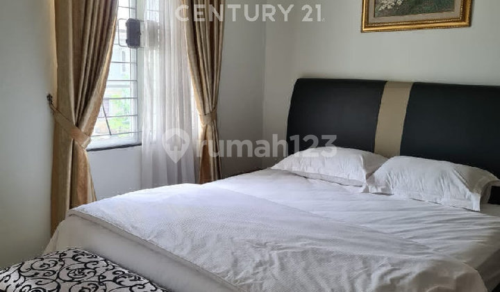 Rumah 2 Lantai , Siap Huni, Lokasi Strategis 2