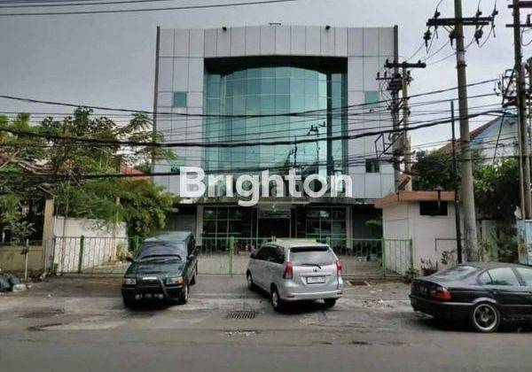 GEDUNG 3 LANTAI KANTOR EX RESTORAN, DI TEGALSARI SURABAYA PUSAT