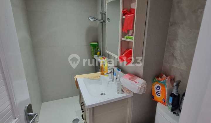 COSMOPOLIS APARTMENT HOOK STUDIO SEMI FURNISHED, NEAR RAYA MERR