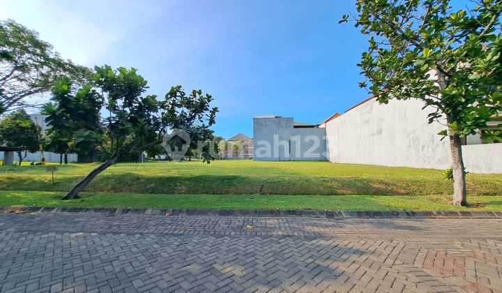 LAND PLOT IN GRAHA FAMILI, ON MAIN DOUBLE-WAY ROAD