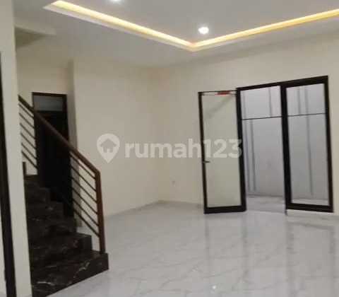 JARANG ADA RUMAH BARU 2 LANTAI LEBAR 8, DI MULYOSARI, SIAP HUNI 2