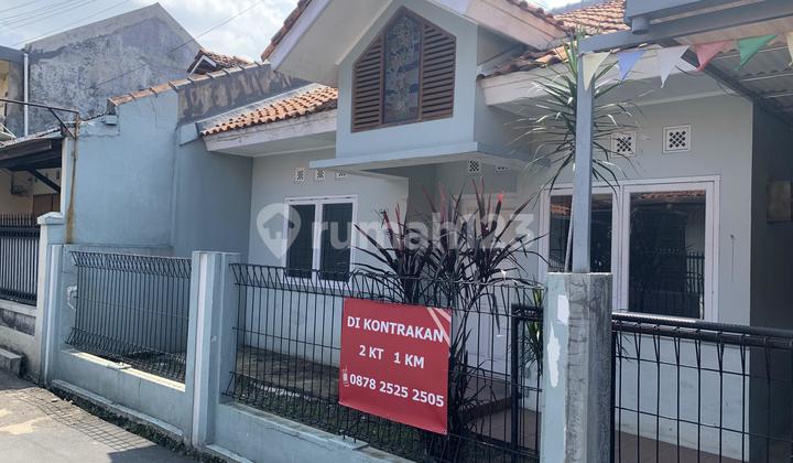 Dikontrakkan rumah di Antapani, baru di renofasi. 2