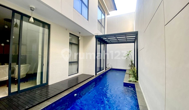 Rumah Kawasan Terelit Bsd Nava Park. Murah Dengan Private Pool & Furnished