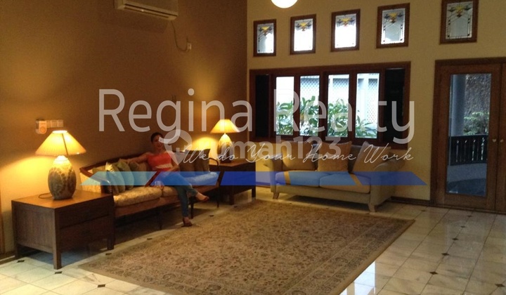 Regina Realty, Rumah Dijual Area Pondok Indah Plus Swim Pool