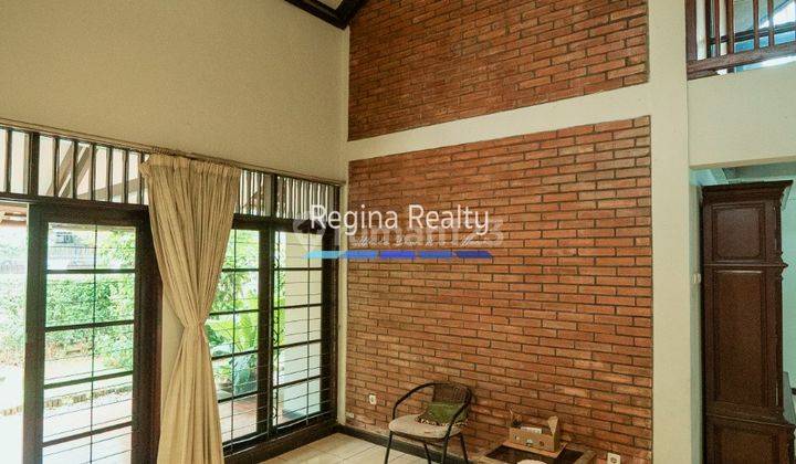 Regina Realty, Dijual Cepat Rumah Modern Tropis di Duren Sawit.  1