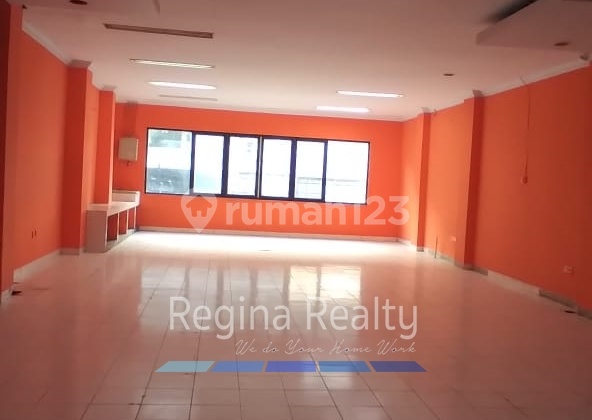 Disewakan Ruko Lokasi Strategis Fatmawati, Jakarta Selatan Disewakan Ruko Lokasi Strategis Fatmawati, Jakarta Selatan