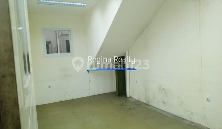 Regina Realty, Warehouse for Sale at Sedayu Biz Park Daan Mogot, West Jakarta