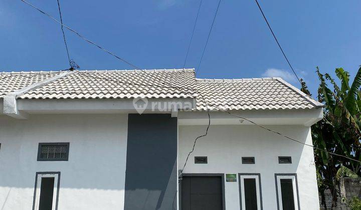 Rumah Semi Furnished HGB di Kencong Jember 1