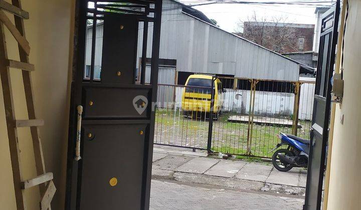 Rumah 2 Lantai Tengah Kota Surabaya Gembong SHM Mobil bisa masuk 2