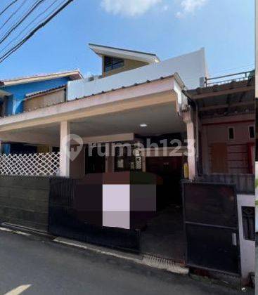 Dijual Rumah Dalam Komplek Di Kalisari 1