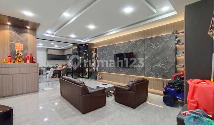 Beautiful 2-Story Semi-Furnished House in Azure Bay, Pasir Putih Batam 2