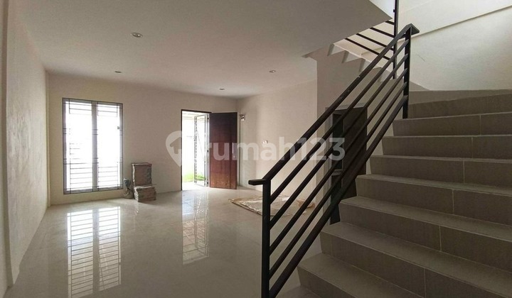 2-Story Ready-to-Occupy House in De Diamond Residence, Batam Center 2