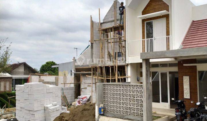 Rumah 2 Lantai Berkonsep Town House SHM di Kota Malang 2