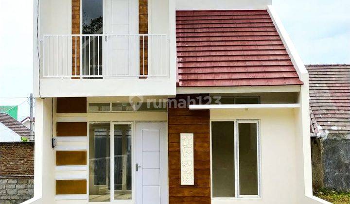 Rumah 2 Lantai Berkonsep Town House SHM di Kota Malang 4