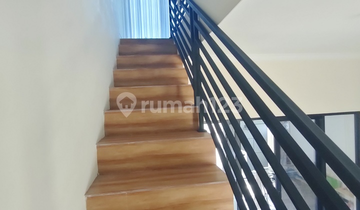 Rumah 2 Lantai di Poros Jalan Dekat Alun2 Kota Malang 2