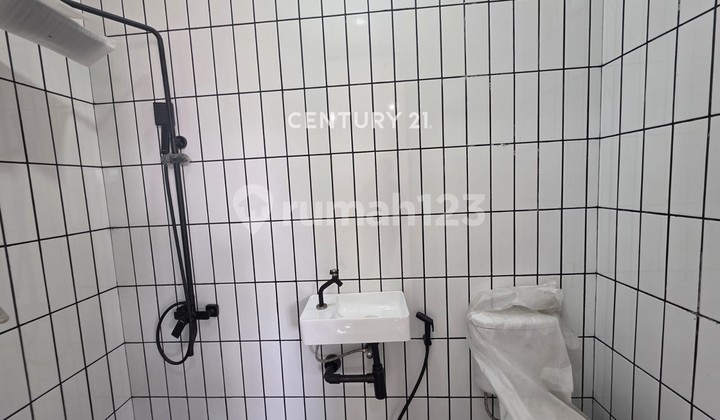 Rumah Baru 2 Lantai Posisi Hoek Siap Huni di Taman Holis Indah Bandung Rumah Baru 2 Lantai Posisi Hoek Siap Huni di Taman Holis Indah Bandung