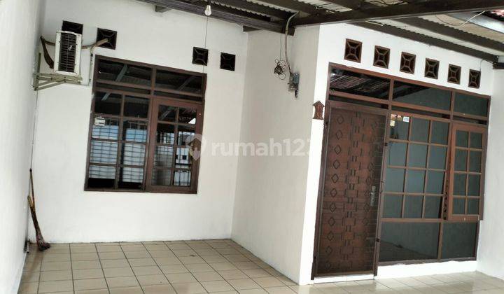 Rumah 1.5 lantai siap huni di Taman Holis Indah1 1