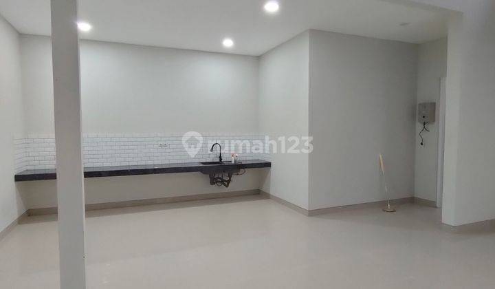 Rumah Baru Hoek  2 Lantai Bagus Minimalis Di Komplek Taman Holis Indah Kota Bandung 2