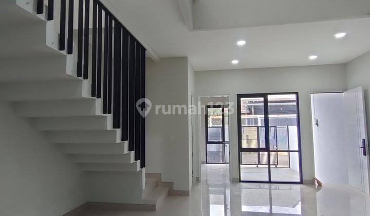 Rumah Baru 2 lantai di komplek Taman Holis Indah1 Bandung sisa 1 unit 2