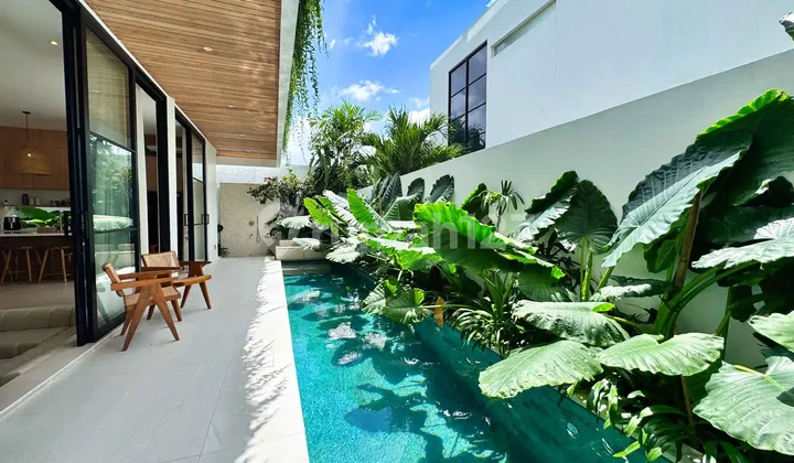 PERERENAN BEACHSIDE VILLA OFFERING A REFINED ISLAND LIFESTYLE