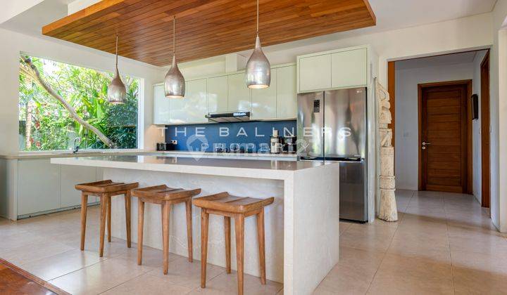 Urgent Sale Excellent Investment Opportunity Walking Distance To The Beach 12
