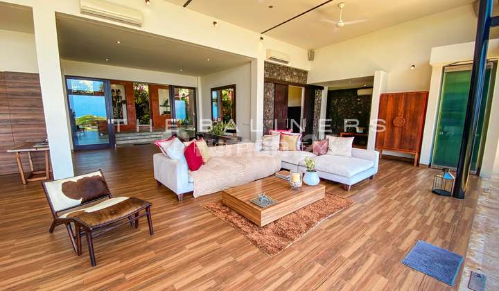 Stunning Oceanfront Villa in a Gated Luxury Estate