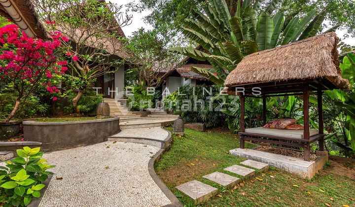 Majestic Riverfront Villa In Kaba Kaba