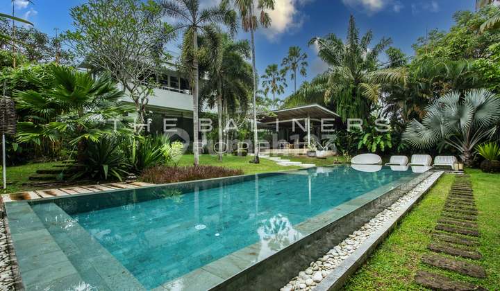 Exquisite Freehold Villa 2 Minutes Drive To Kedungu Beach