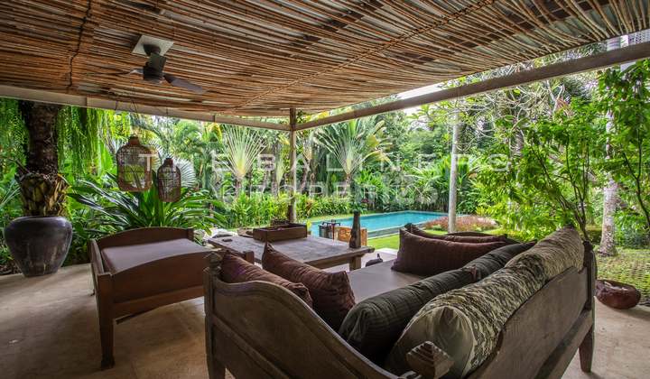 Exquisite Freehold Villa 2 Minutes Drive To Kedungu Beach
